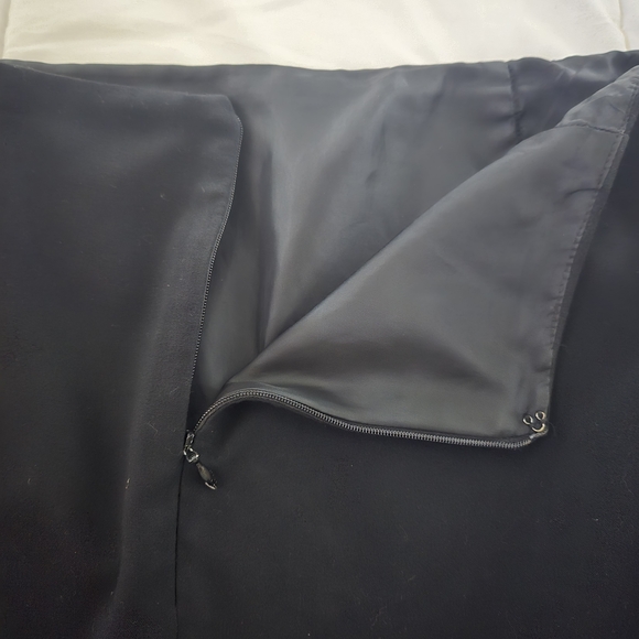🔥 2/$9 or 3/$13  Croft & Barrow Classic Black A-Line Skirt - Picture 3 of 4